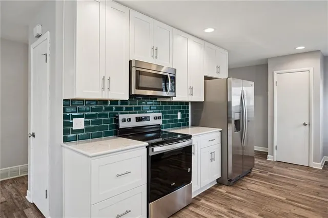 $365,000 | 8500 Robinson Street, Overland Park, KS 66212