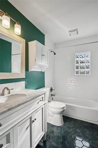 $365,000 | 8500 Robinson Street, Overland Park, KS 66212