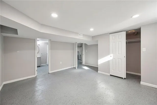 $365,000 | 8500 Robinson Street, Overland Park, KS 66212