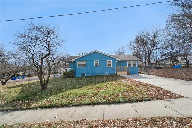 $365,000 | 8500 Robinson Street, Overland Park, KS 66212