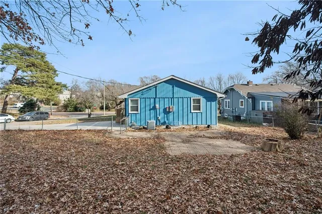 $365,000 | 8500 Robinson Street, Overland Park, KS 66212