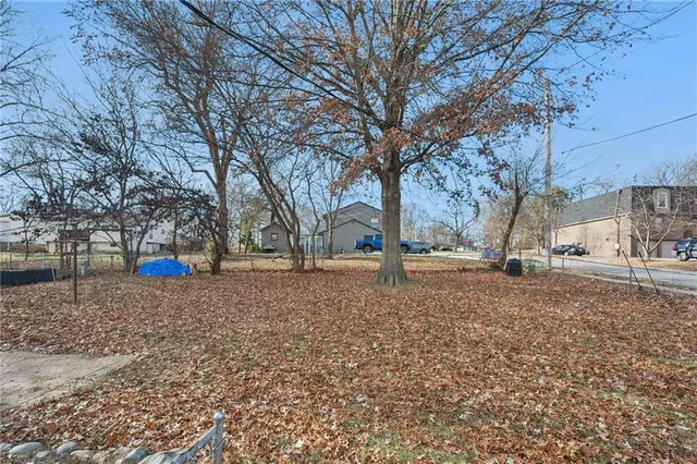 $365,000 | 8500 Robinson Street, Overland Park, KS 66212