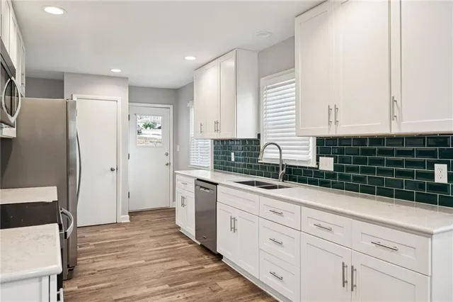 $365,000 | 8500 Robinson Street, Overland Park, KS 66212