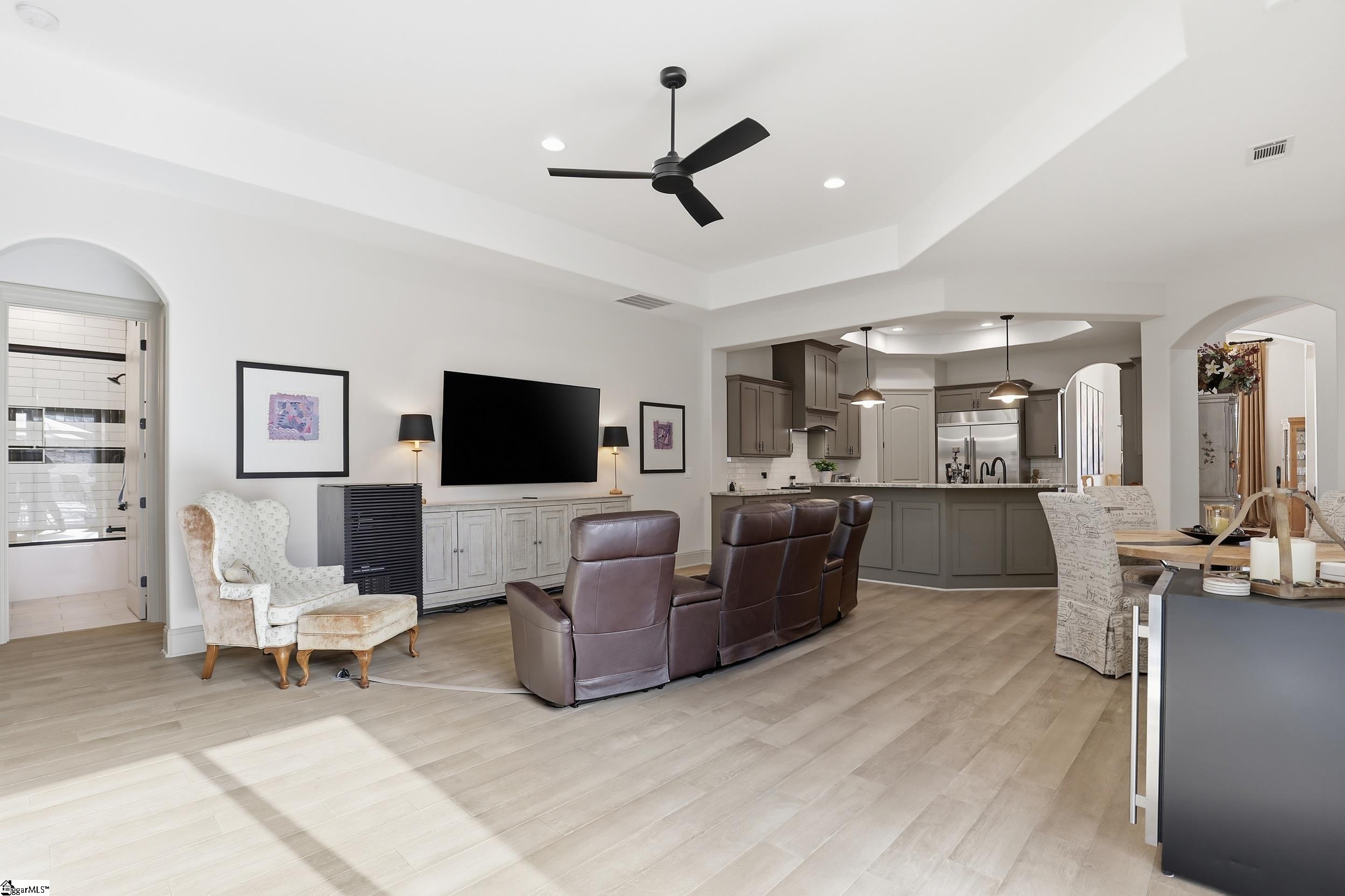 909 Pelham Road Greenville, SC 29615 - Photo 13 of 45