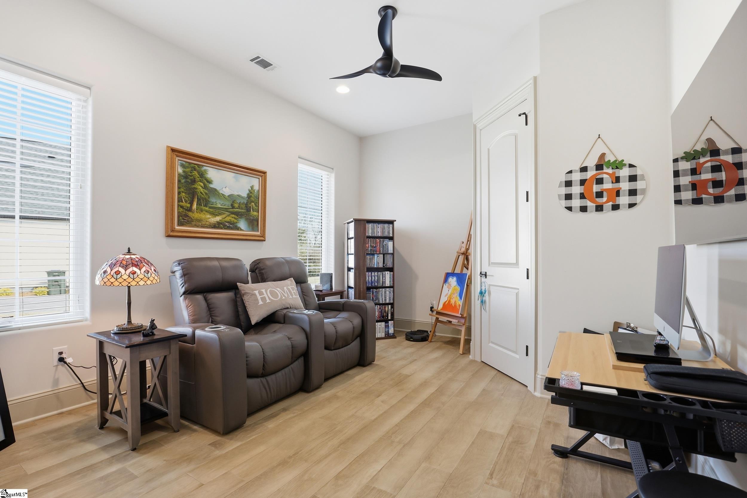 909 Pelham Road Greenville, SC 29615 - Photo 28 of 45