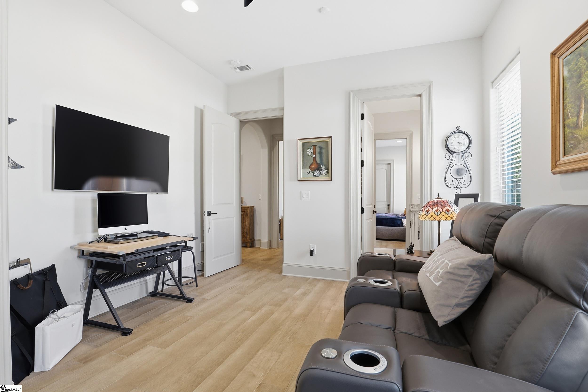 909 Pelham Road Greenville, SC 29615 - Photo 29 of 45