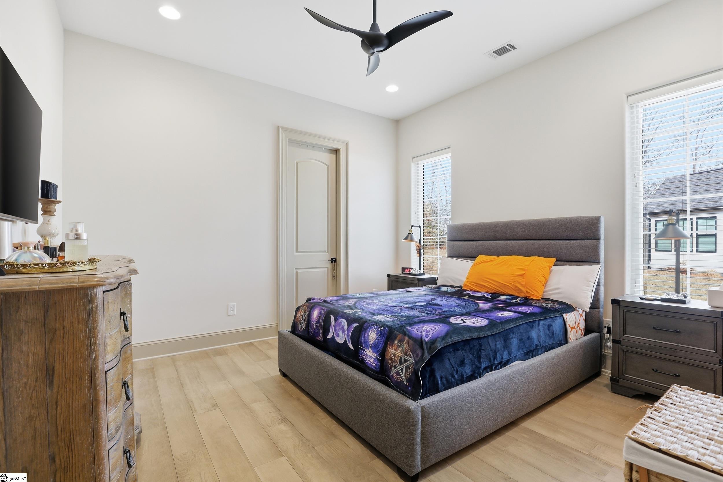 909 Pelham Road Greenville, SC 29615 - Photo 32 of 45