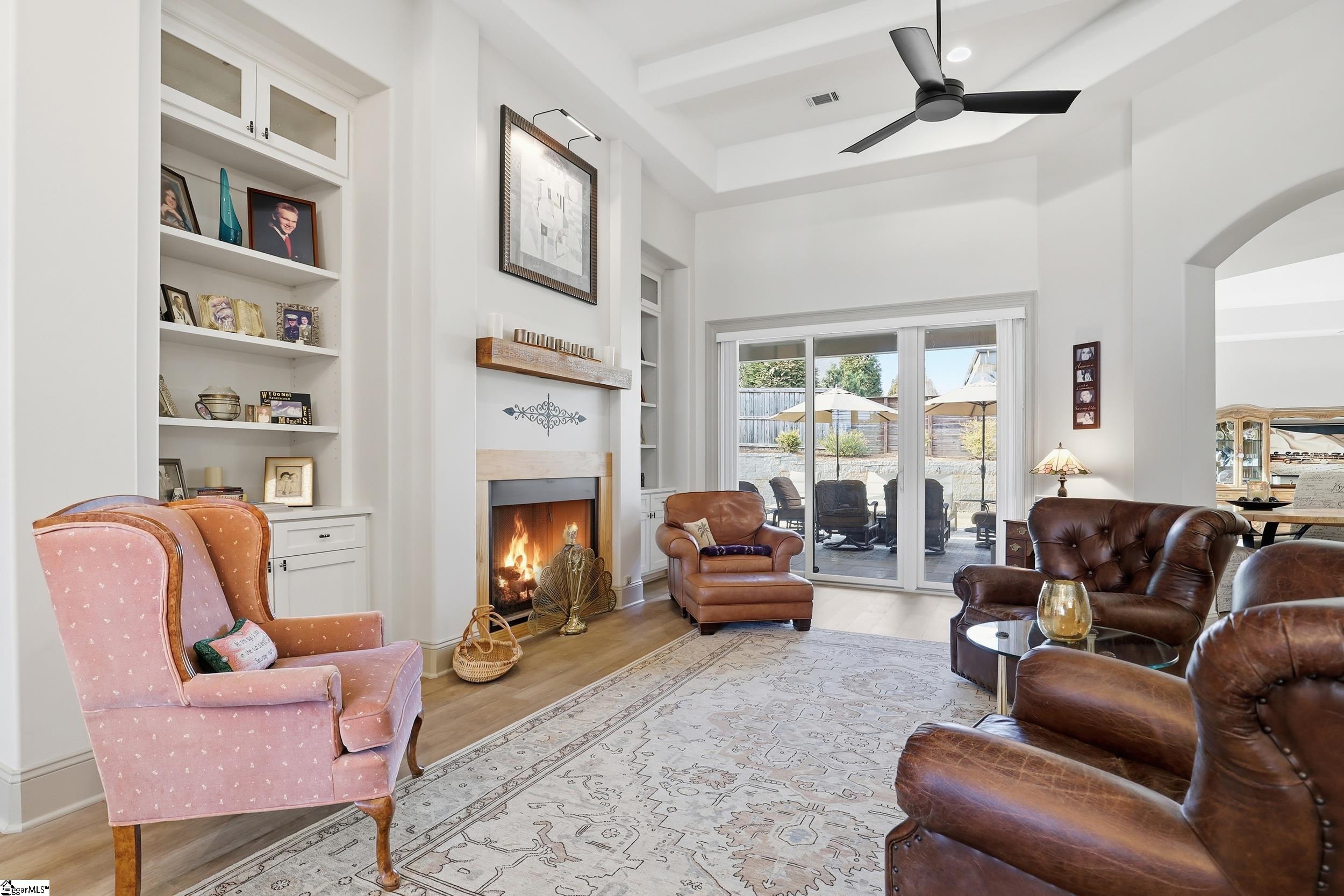 909 Pelham Road Greenville, SC 29615 - Photo 4 of 45