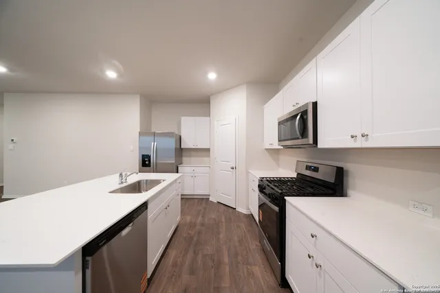 $2,500 | 13956 San Saba Falls, San Antonio, TX 78253