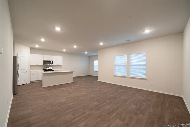 $2,500 | 13956 San Saba Falls, San Antonio, TX 78253