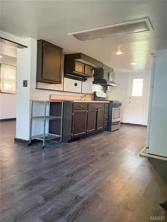 $1,350 | 1717 Lasalle Street, Belleville, IL 62221