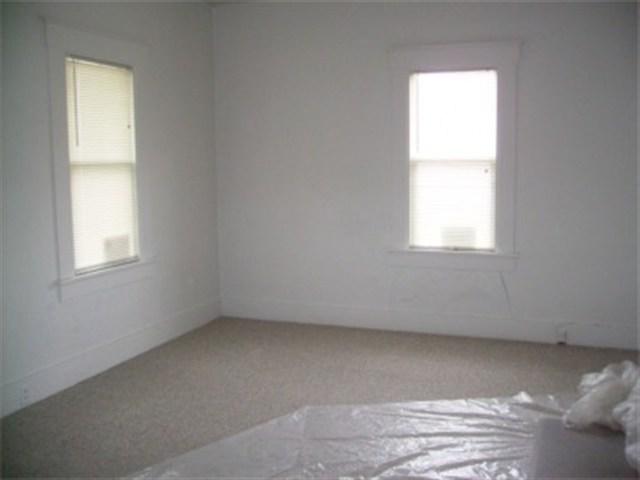 4051 Reeves Road Sunnyside, WA 98944 - Photo 9 of 9 an empty room with a window