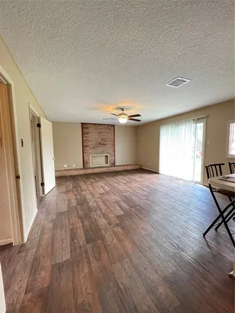 $1,550 | 317 Evans Street, Angleton, TX 77515