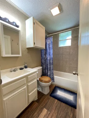 $1,550 | 317 Evans Street, Angleton, TX 77515