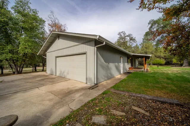 $395,000 | 11865 Comstock Lane, Redding, CA 96003