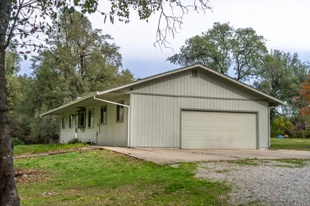 $395,000 | 11865 Comstock Lane, Redding, CA 96003