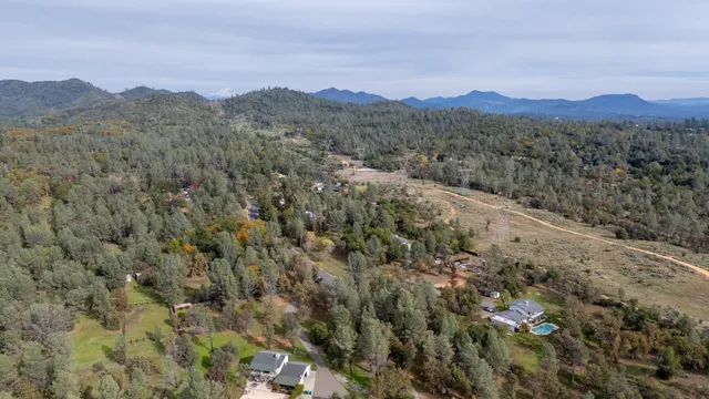 $395,000 | 11865 Comstock Lane, Redding, CA 96003