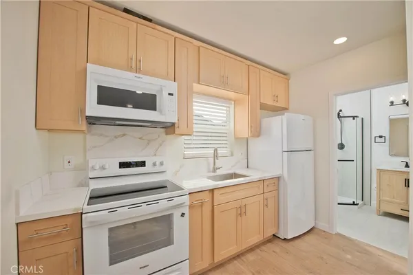 $2,000 | 17416 Los Alimos Street, Granada Hills, CA 91344