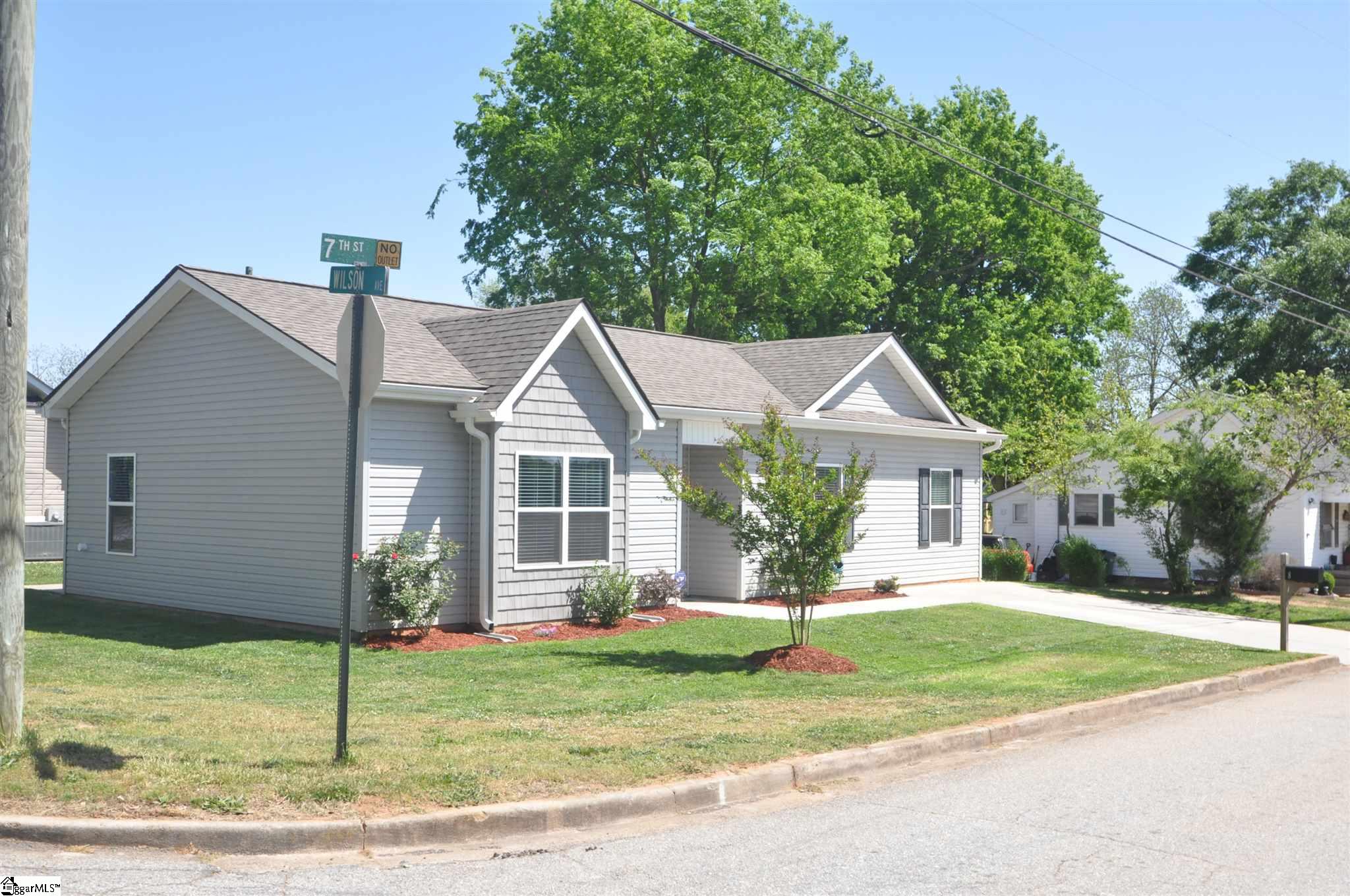 8 7th Street Greer, SC 29651 - Photo 2 of 16