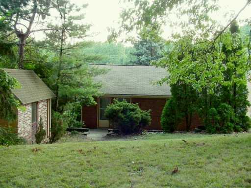 1891 Beulah Road Churchill, PA 15235 - Photo 3 of 8 Gallery Image 3