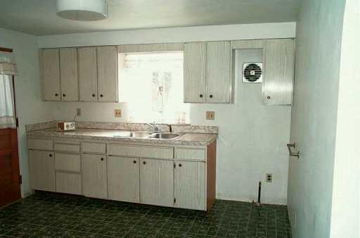 1891 Beulah Road Churchill, PA 15235 - Photo 4 of 8 Gallery Image 4