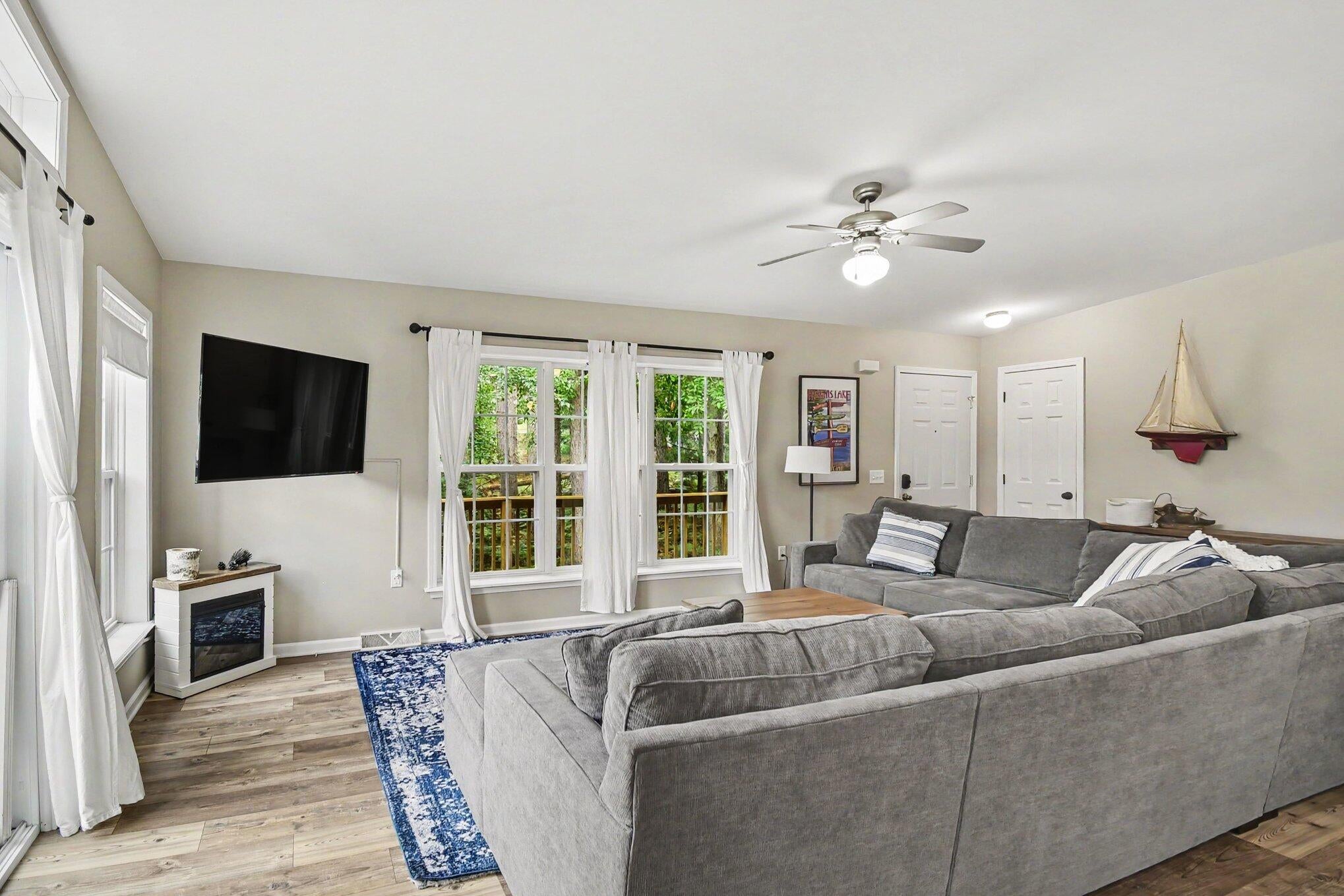 203 Acorn Road Roscommon, MI 48653 - Photo 7 of 27 Gallery Image 7