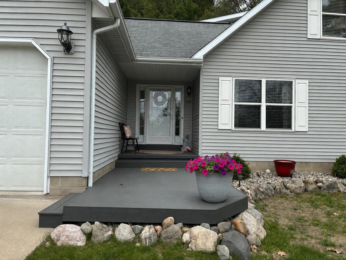 5019 Kings Way Gladwin, MI 48624 - Photo 2 of 45