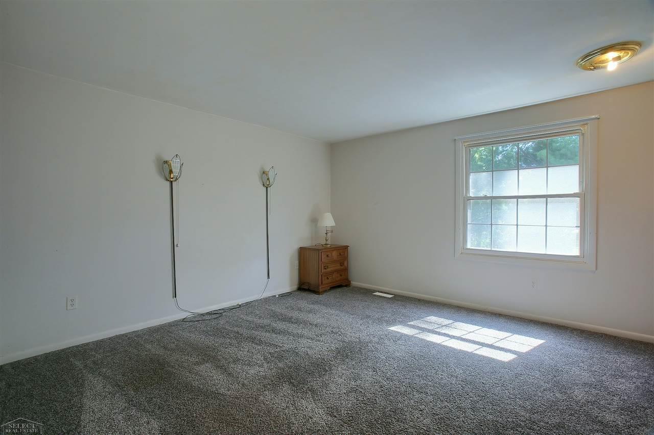 53853 Mound Road Utica, MI 48316 - Photo 20 of 31 50015793-19.JPG