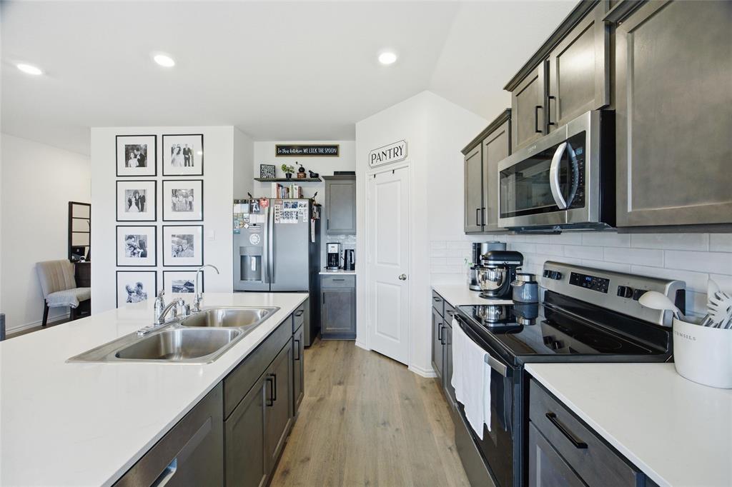 304 Red Strm Way Caddo Mills, TX 75135 - Photo 3 of 18