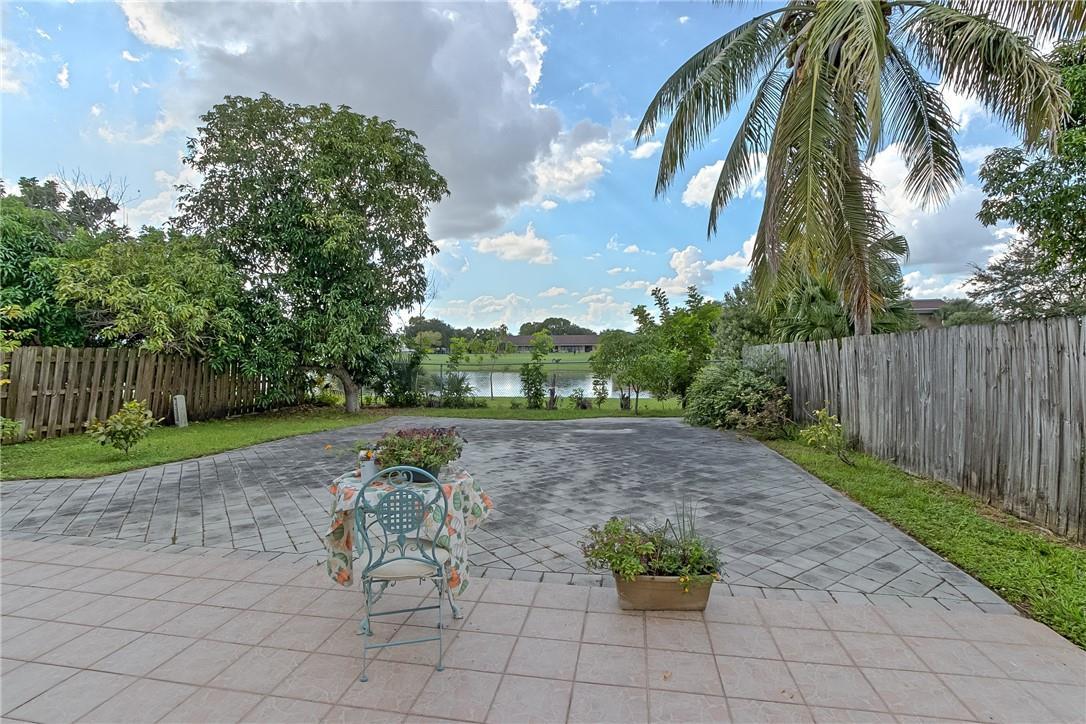 10260 Allegro Drive Boca Raton, FL 33428 - Photo 11 of 32 Good size backyard with water views.