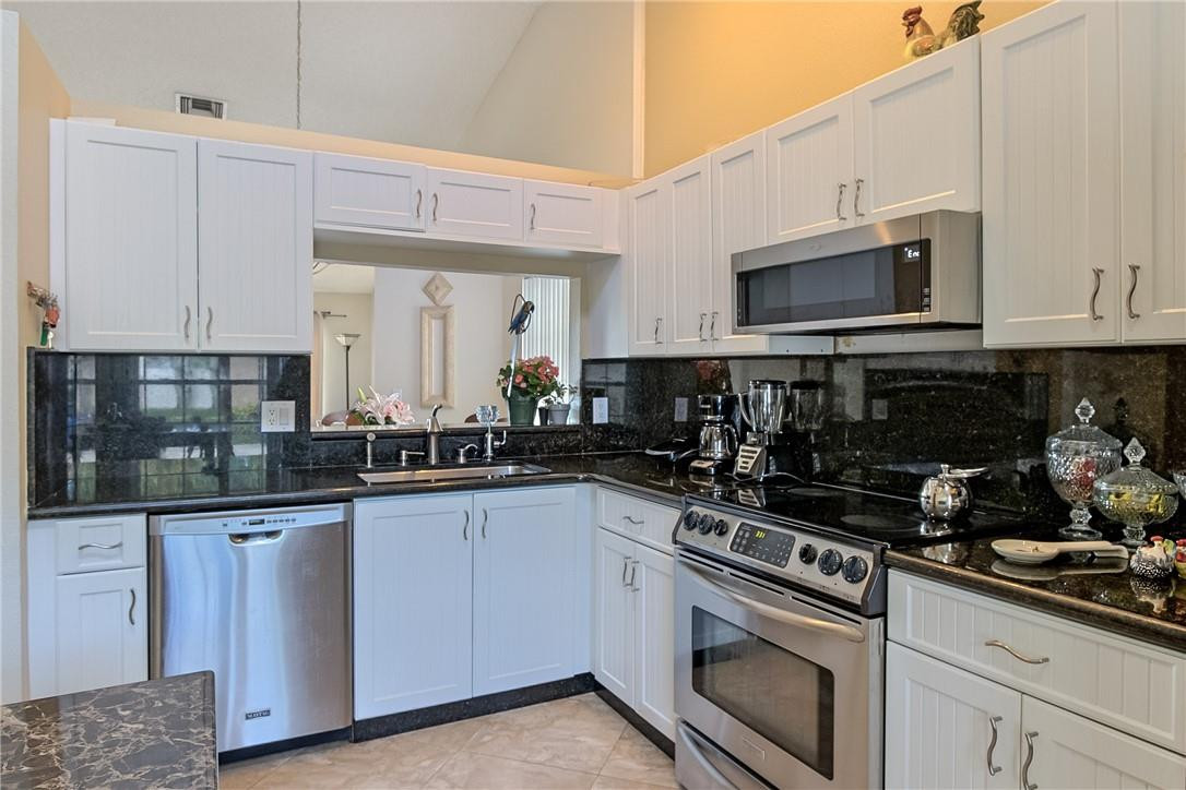 10260 Allegro Drive Boca Raton, FL 33428 - Photo 4 of 32 Photo 4