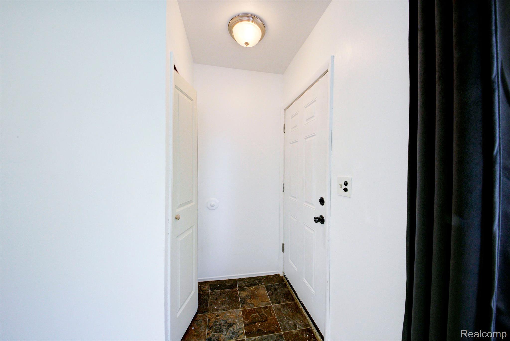 2350 Ravinewood Ypsilanti, MI 48198 - Photo 21 of 59 Gallery Image 21