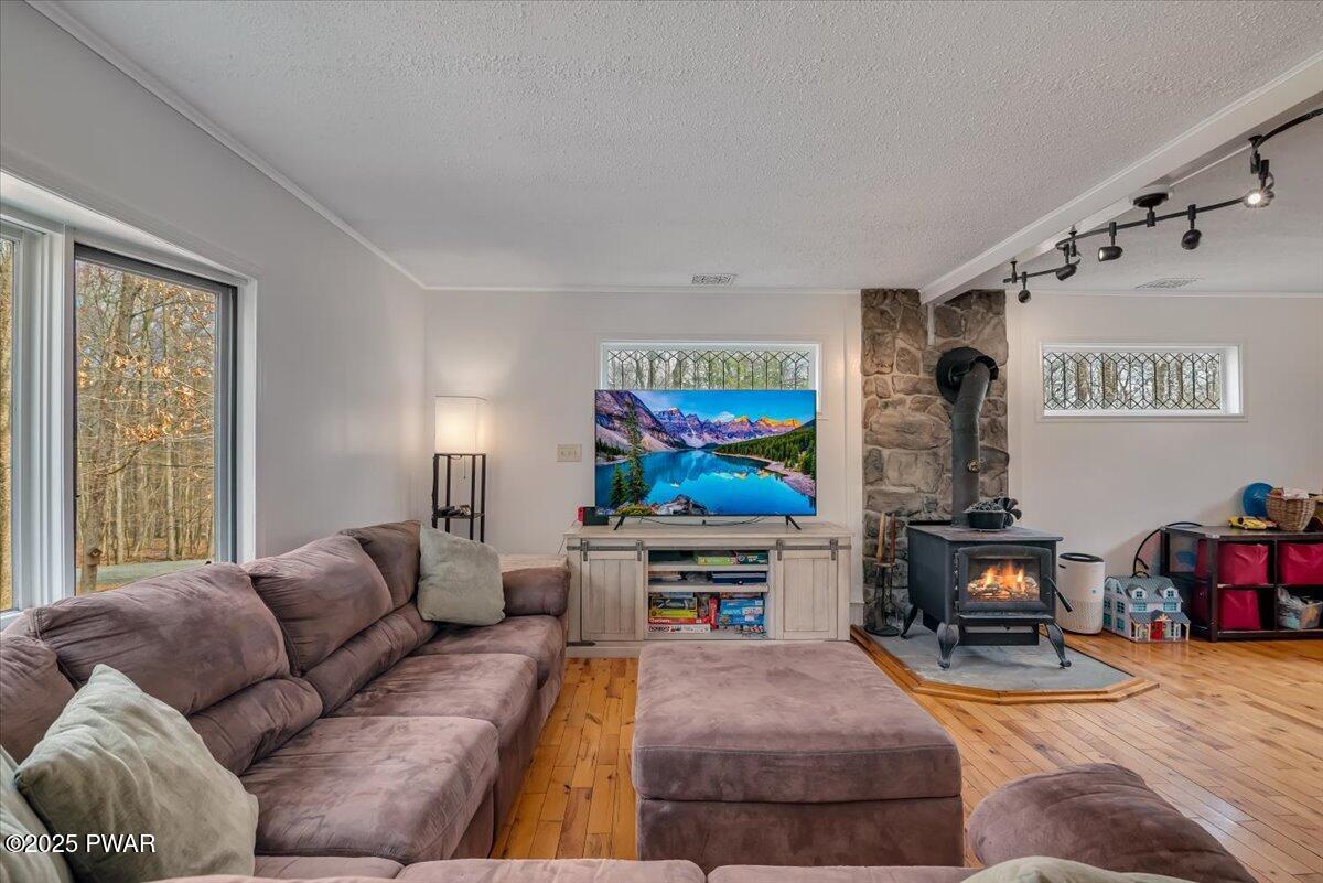 129 Meadowbrook Road Tafton, PA 18464 - Photo 10 of 69 17-Photo Apr 15 2025- 9 54 30 AM