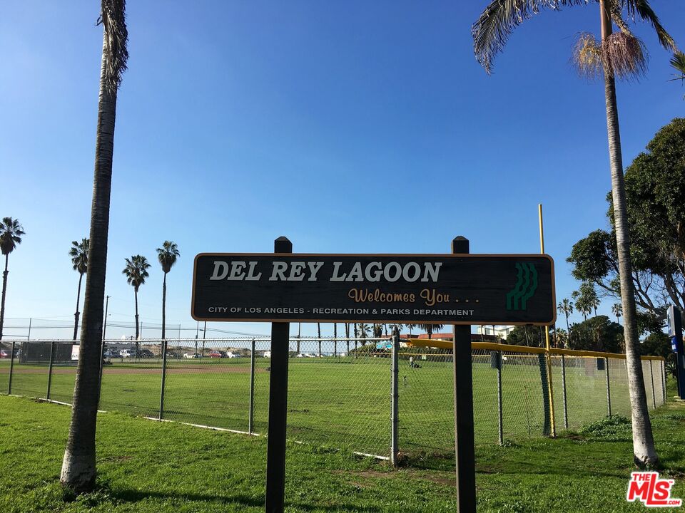 6824 Esplanade, Unit PH Playa del Rey, CA 90293 - Photo 18 of 20 a view of a sign board