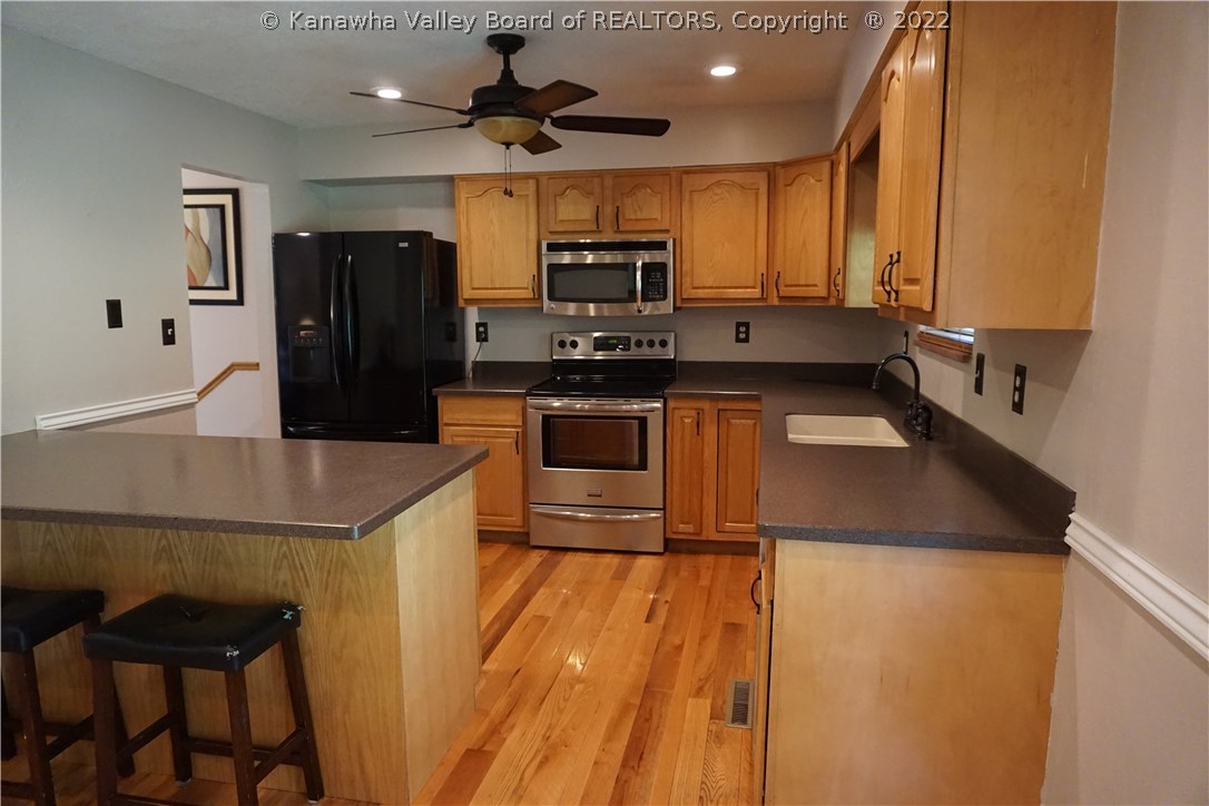 5404 Tanglewood Road Charleston, WV 25313 - Photo 8 of 27 Gallery Image 8