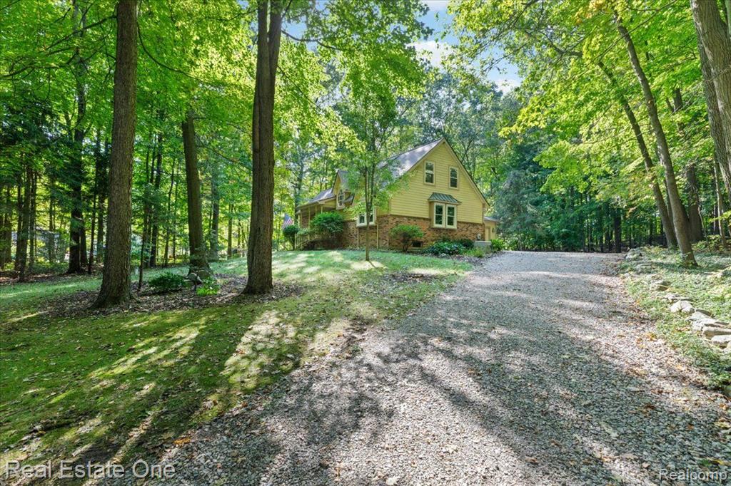 10275 Ortonville Road Clarkston, MI 48348 - Photo 4 of 43