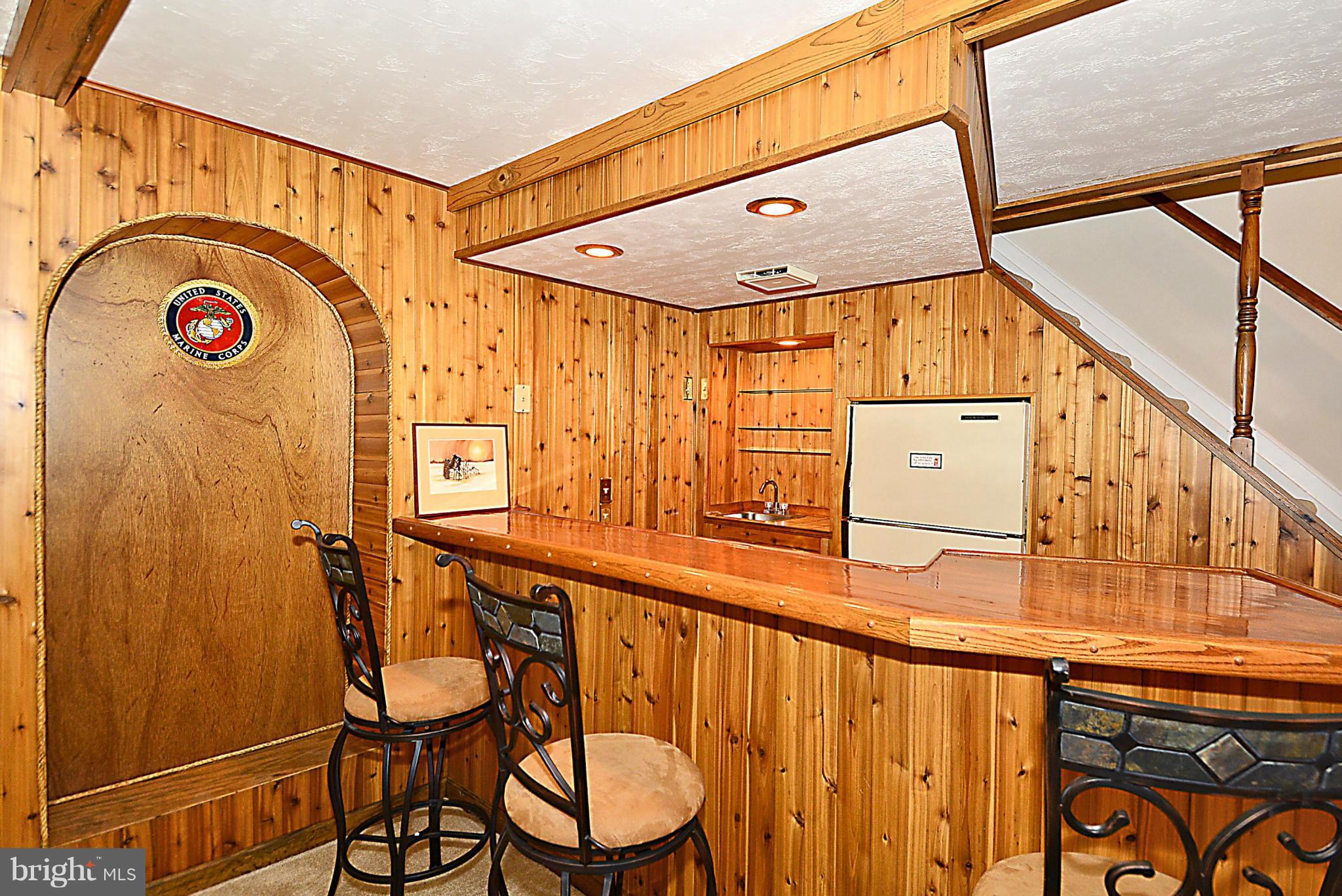 3203 Shoreview Road Triangle, VA 22172 - Photo 24 of 30 full traditional wet bar w/ fridge