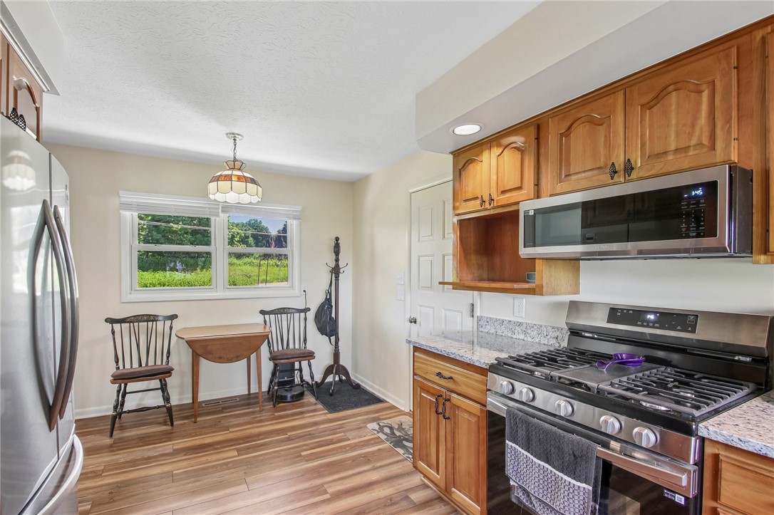 536 Lake Road Webster, NY 14580 - Photo 11 of 45