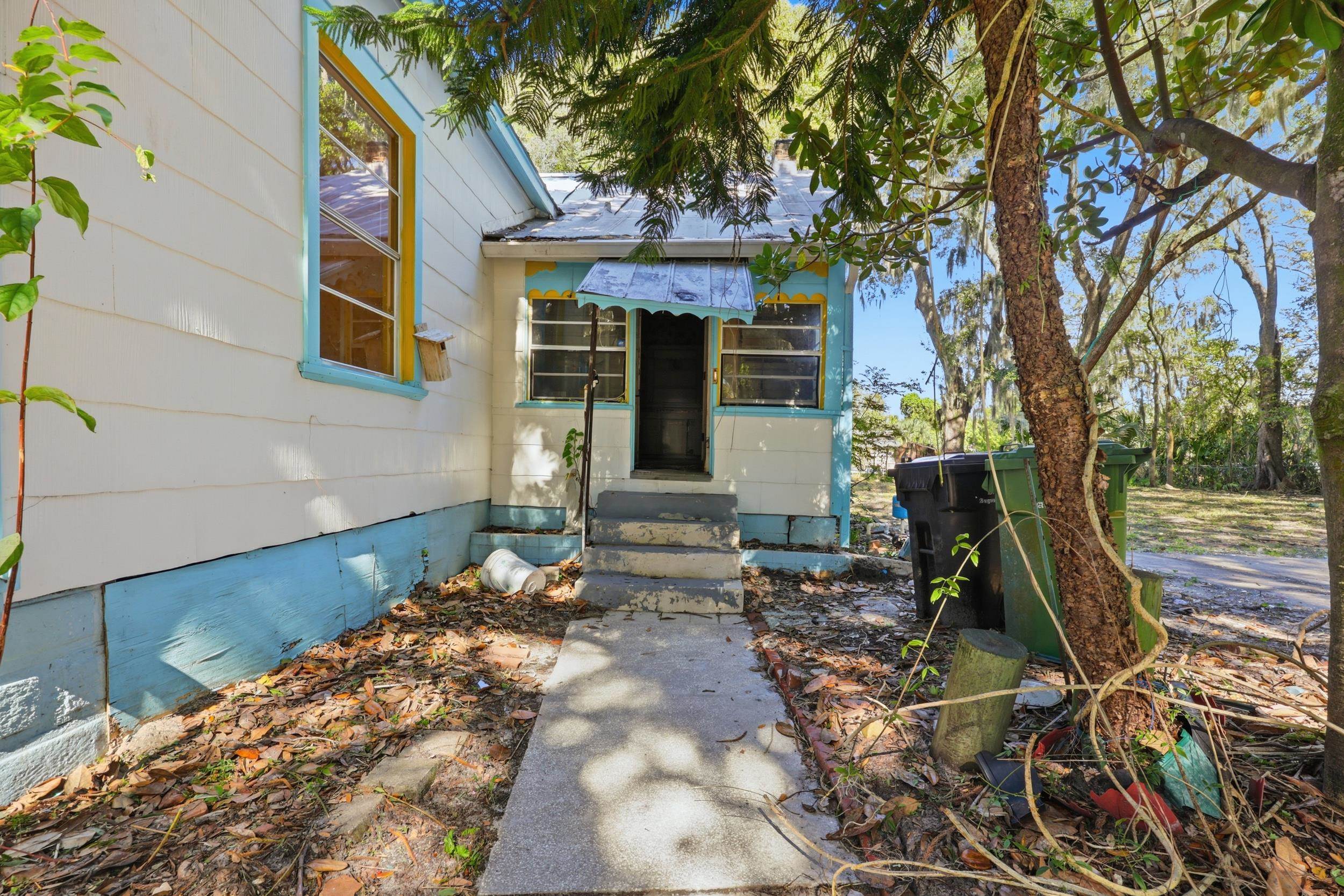 9 Masters Drive St. Augustine, FL 32084 - Photo 2 of 39 a front view of a house