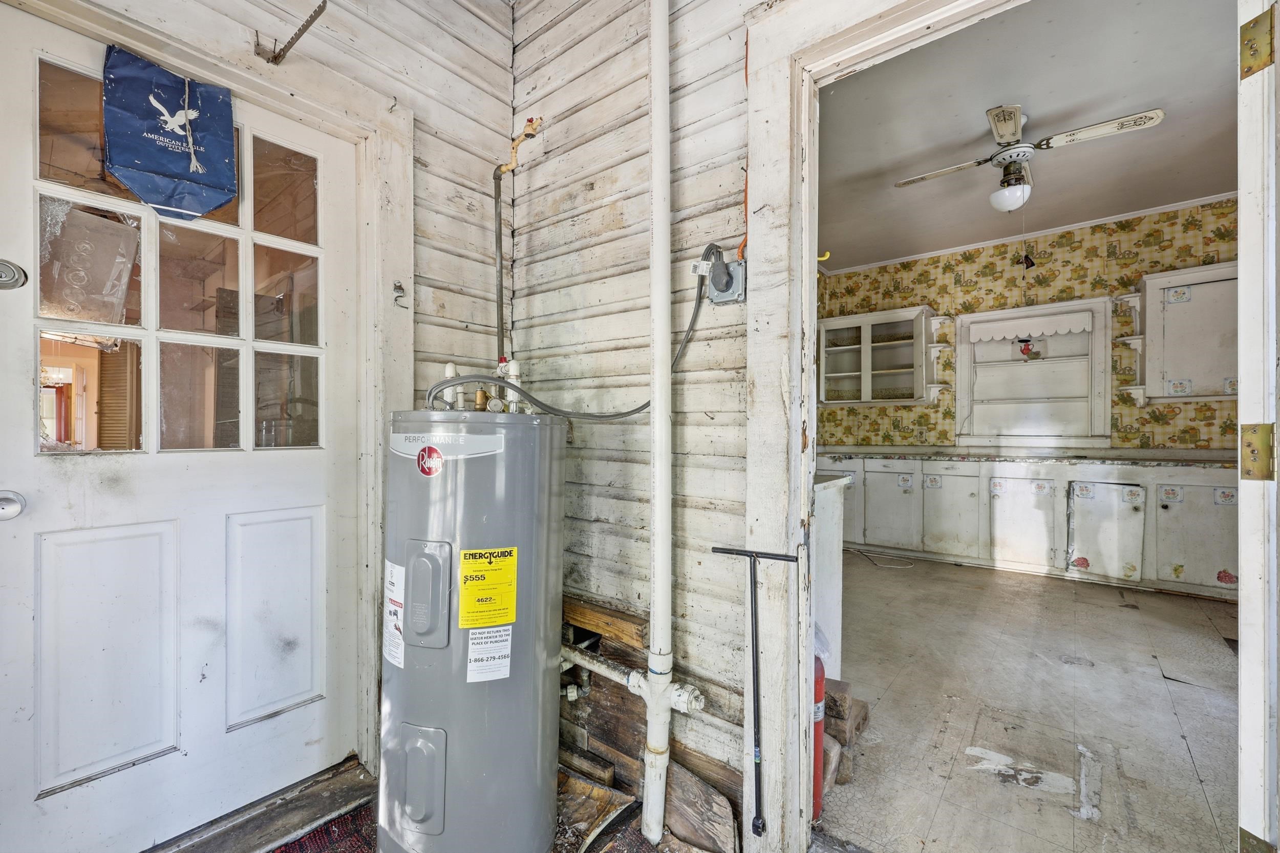 9 Masters Drive St. Augustine, FL 32084 - Photo 3 of 39 a bathroom with a sink and a mirror