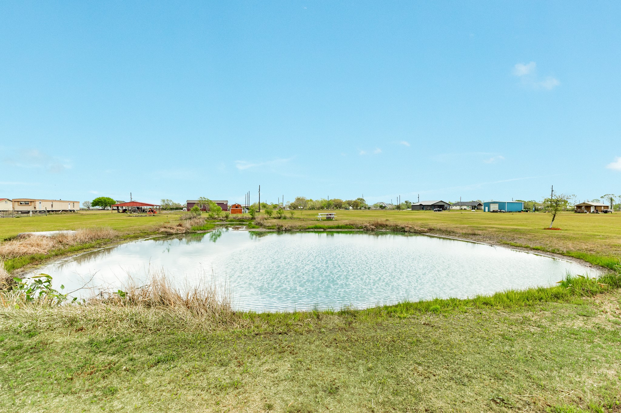 1886 County Road 212 Angleton, TX 77515 - Photo 25 of 36 a view of a ocean with beach
