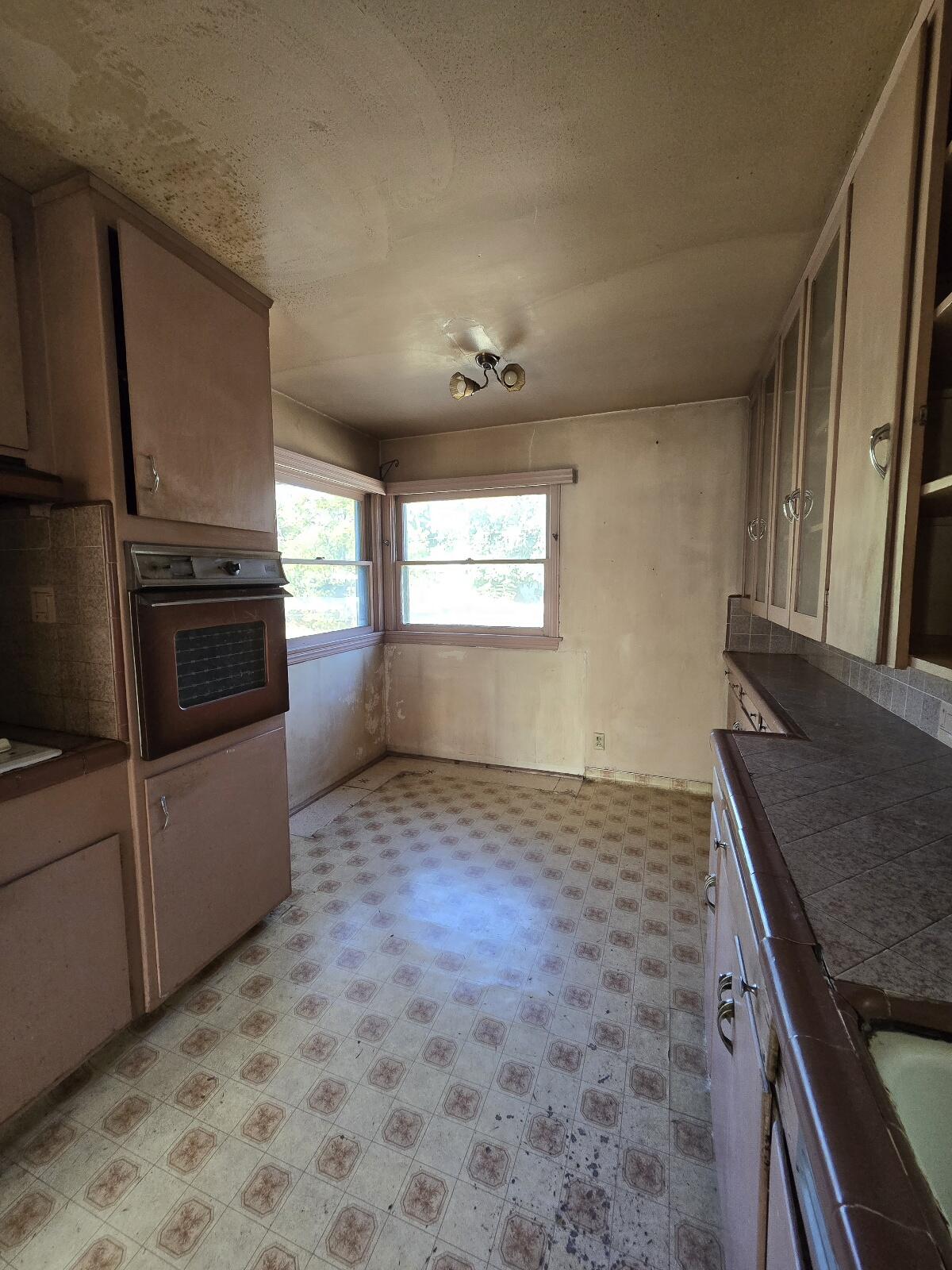5166 East Bonnyview Road Redding, CA 96001 - Photo 8 of 23 20250812_172623