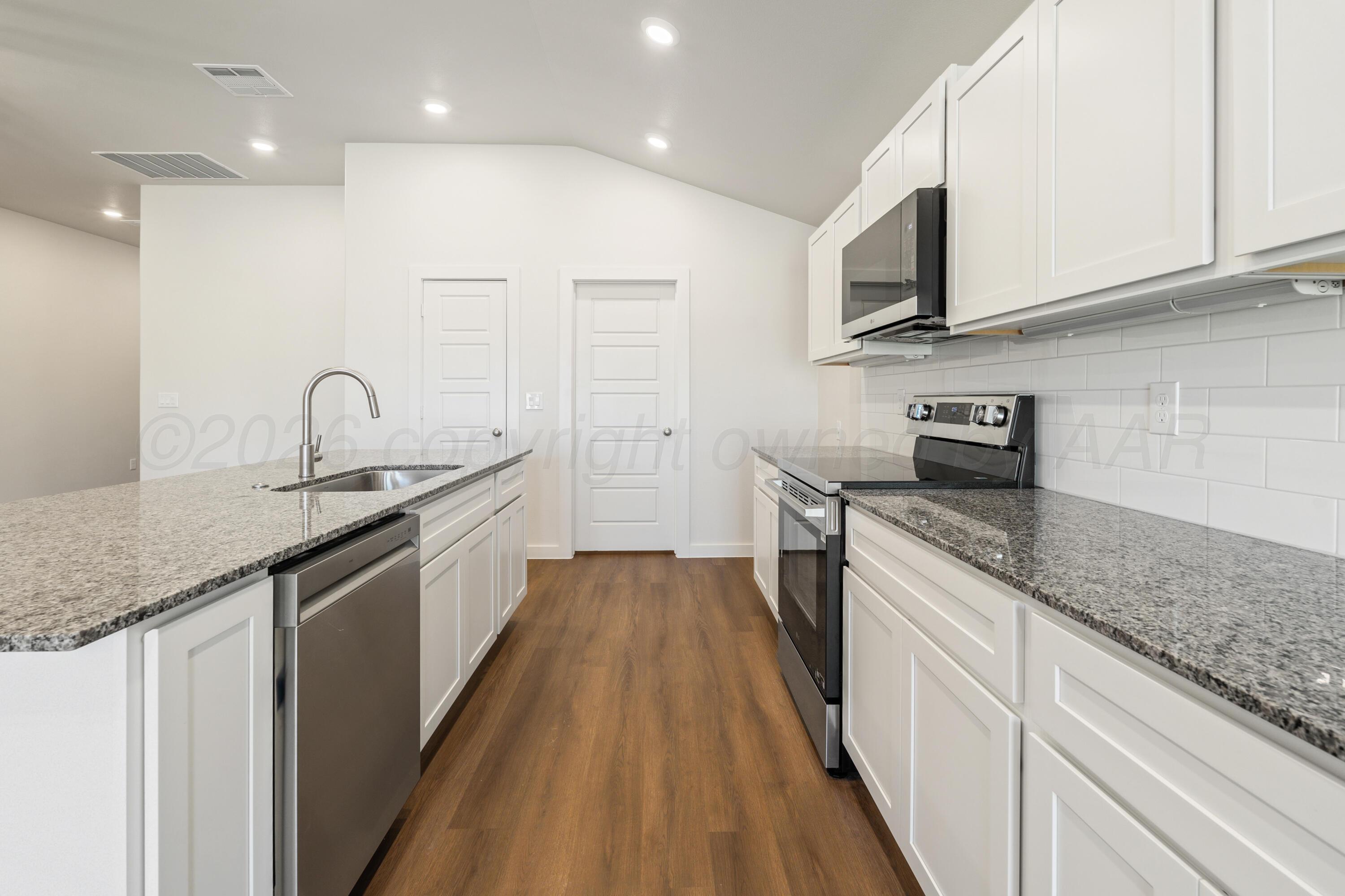 9100 Bunkhouse Road Amarillo, TX 79124 - Photo 10 of 28 Kitchen View 2