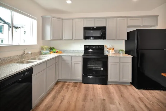 $1,950 | 21155 Gosling Road, Unit 43C, Spring, TX 77388