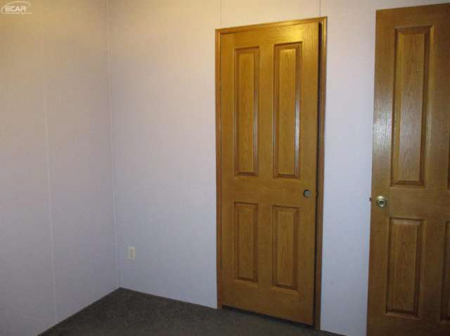 11398 Silver Lake Road Byron, MI 48418 - Photo 12 of 24 21219965-11.JPG
