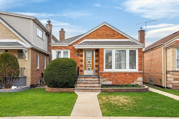 $359,999 | 5022 South Leclaire Avenue, Chicago, IL 60638
