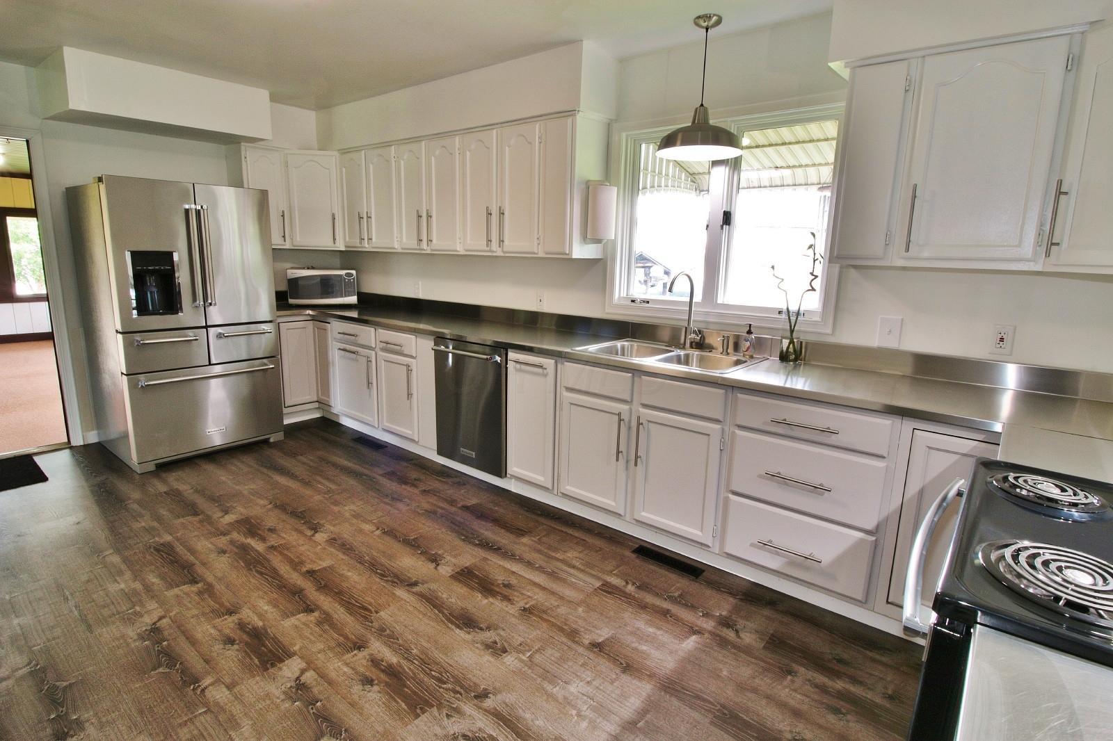 7685 Lower Kroft Road Mount Perry, OH 43760 - Photo 4 of 39