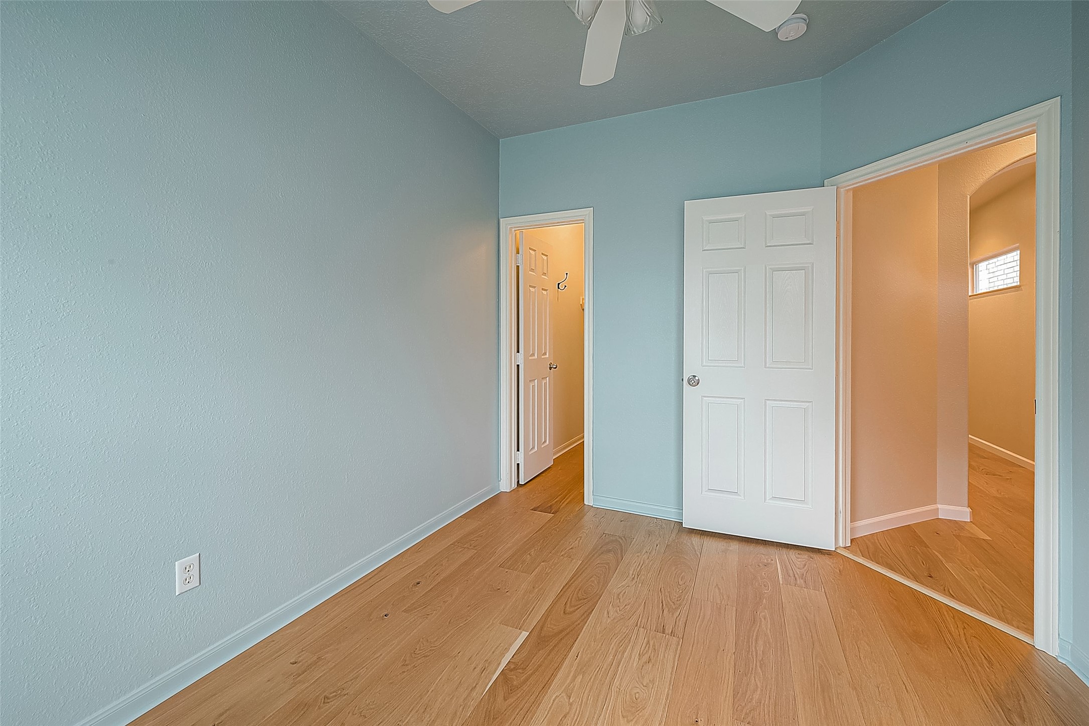 2910 Crescent Bend Road Spring, TX 77388 - Photo 22 of 35 an empty room with wooden floor and closet