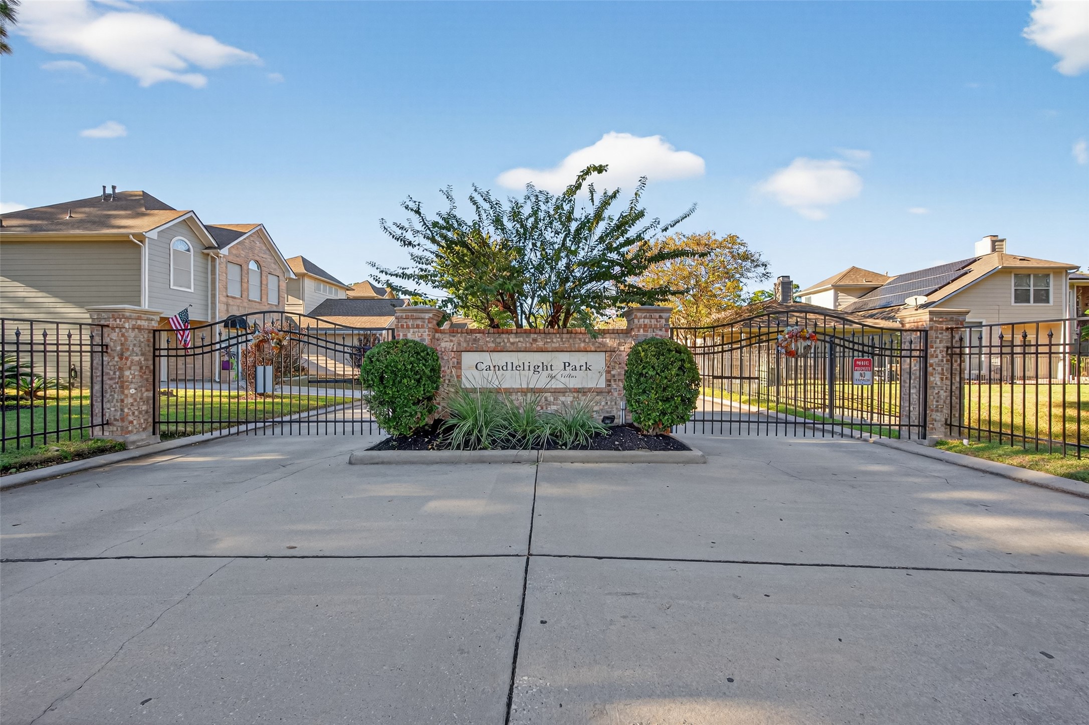 2910 Crescent Bend Road Spring, TX 77388 - Photo 33 of 35 a view of a house with a yard and table and chair
