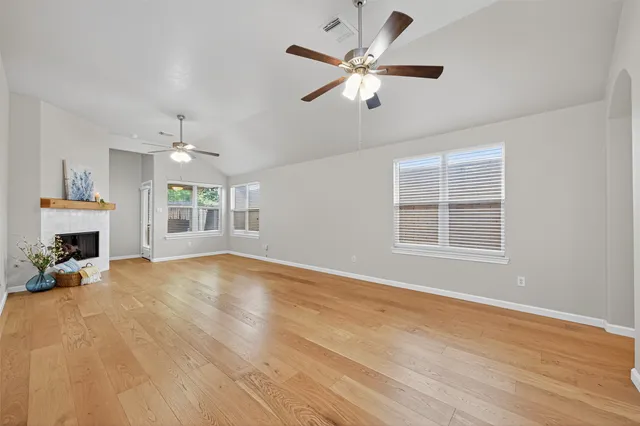 a view of a sitting area with furniture